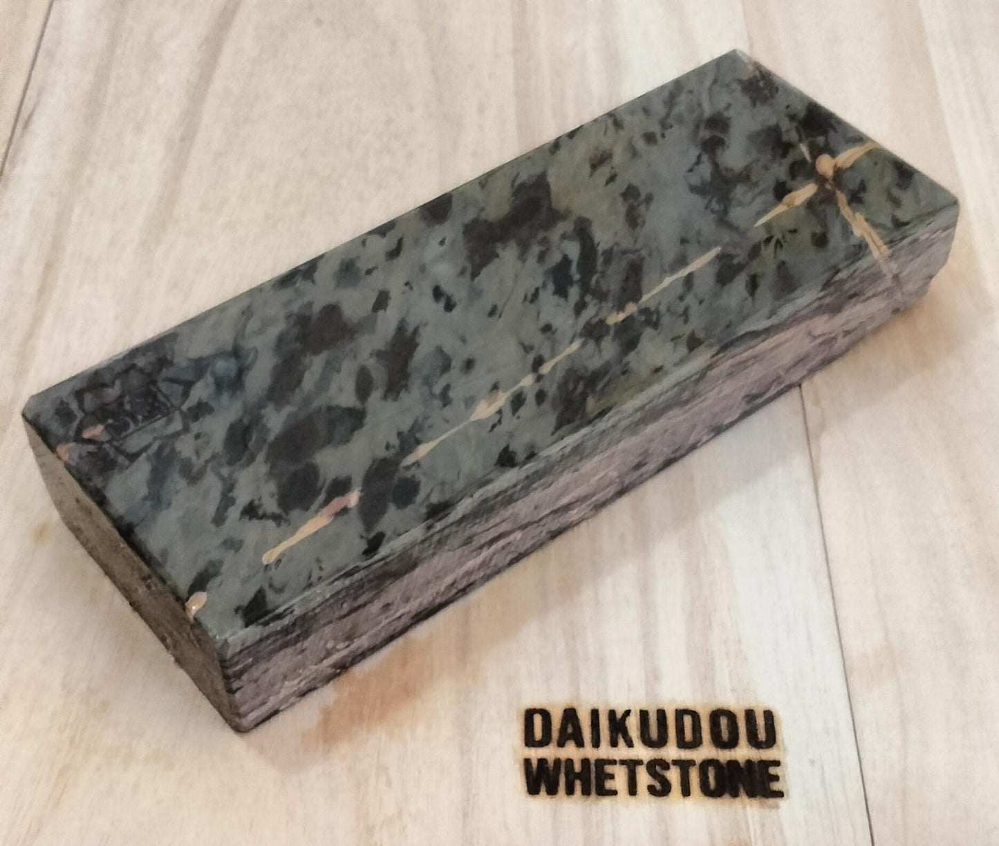 Shohonzan Karasu 1145g, Dressed, Black Crow Pattern, Finishing Stone