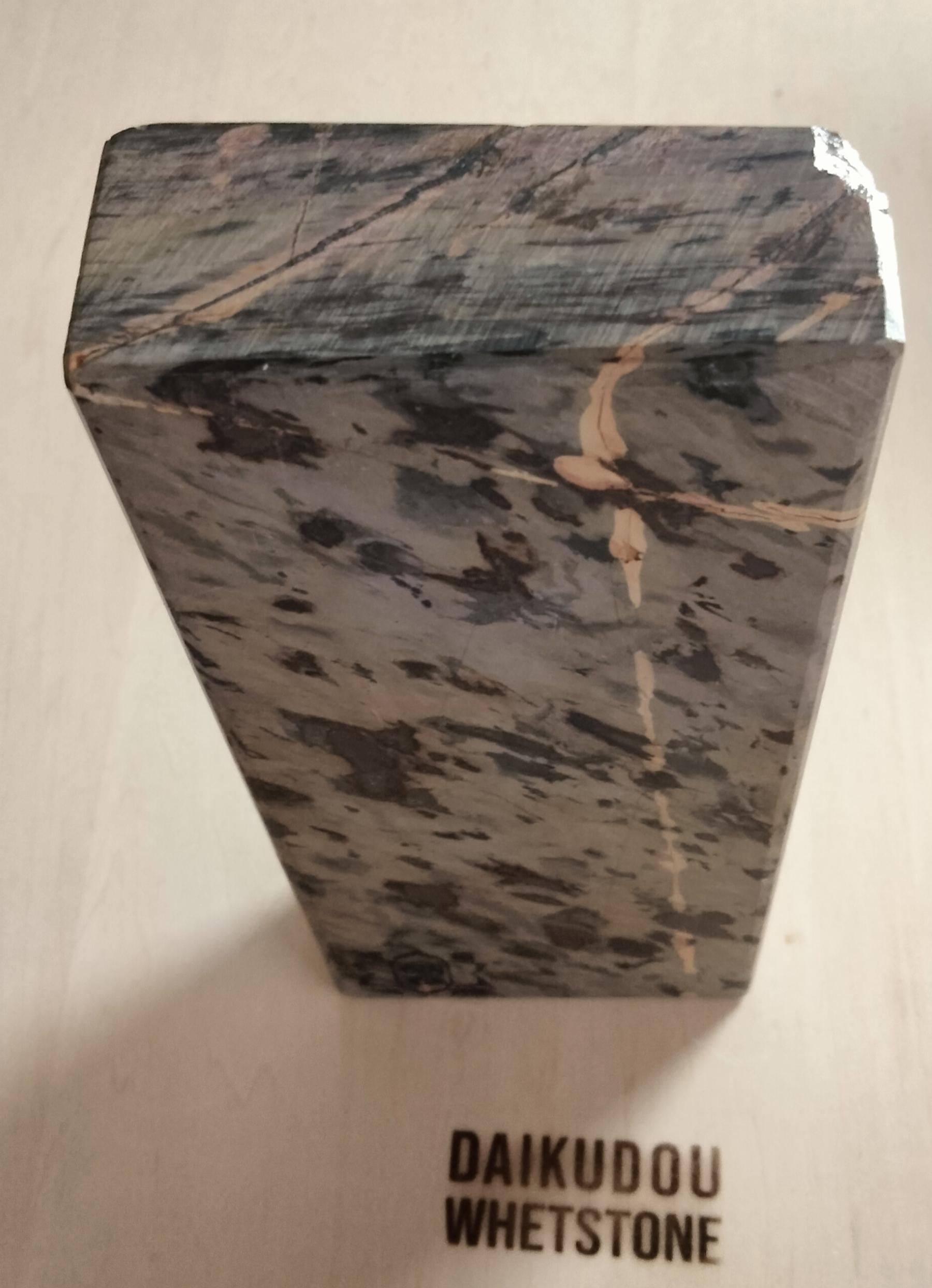 Shohonzan Karasu 1145g, Dressed, Black Crow Pattern, Finishing Stone