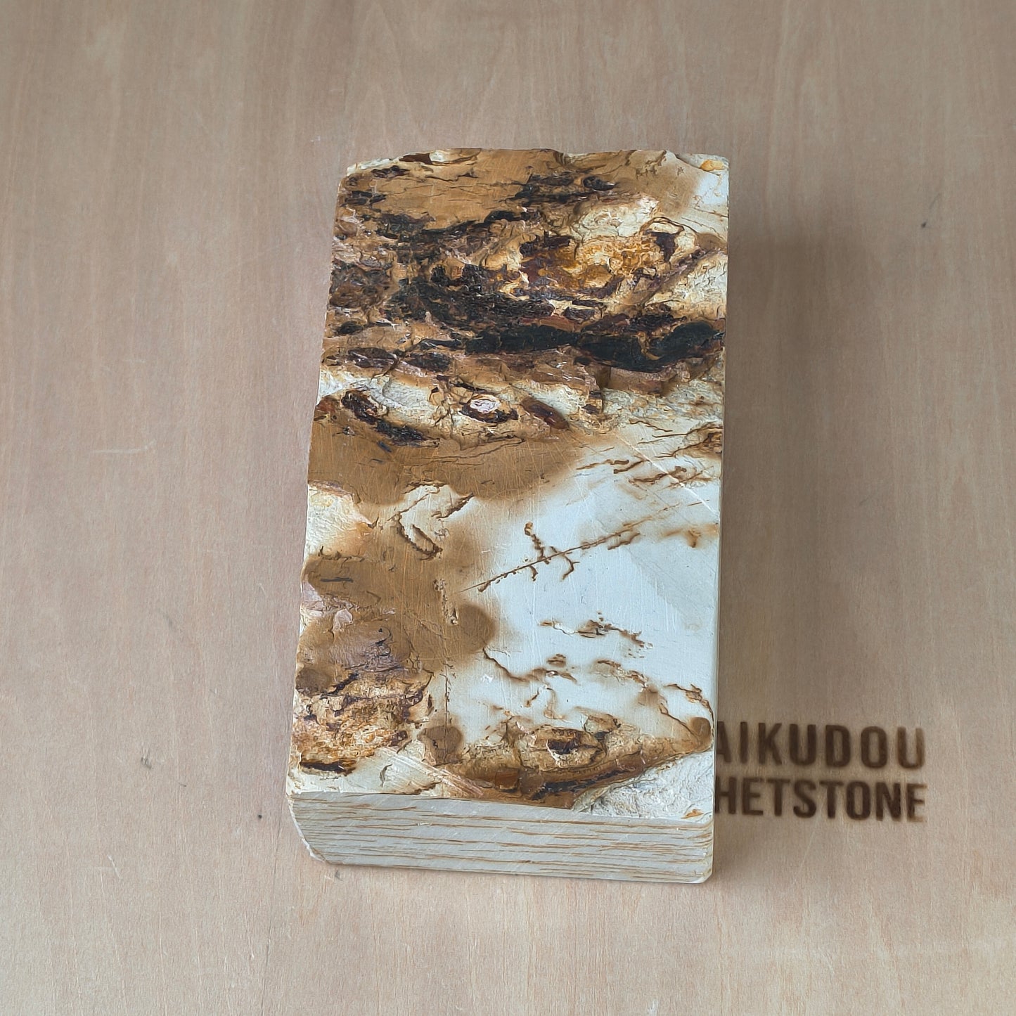 Natural Whetstone White Suita 883g | Mysterious Script Pattern | Made in Japan, Kyoto, Shohonyama